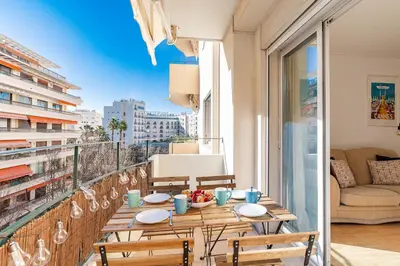 Balcon ou terrasse dans l'établissement Le Vautrin - Charmant Appartement à 300 mètres des plages de la Croisette