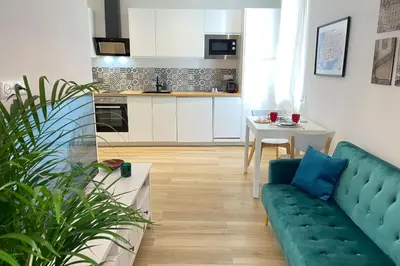Cuisine ou kitchenette dans l'établissement 06AN - Beautiful apartment in the heart of Old Antibes