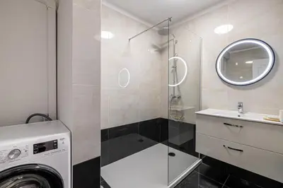 Salle de bains dans l'établissement Magnificent 3room apartment quiet balcony