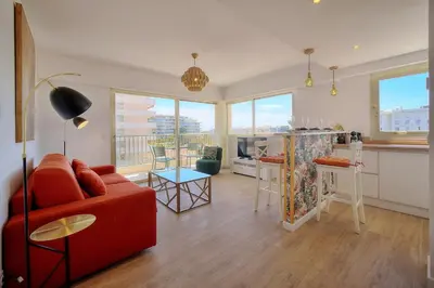 Cuisine ou kitchenette dans l'établissement IMMOGROOM - 5 min from the Croisette beaches - Terrace - Ac - Sea view