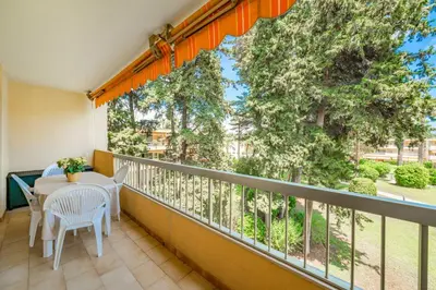 Balcon ou terrasse dans l'établissement Hello Côte D'Azur - 2 bedroom apartment with balcony close to the sea