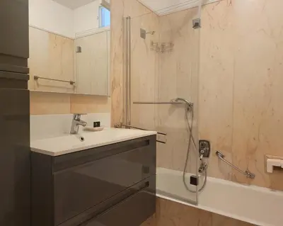 Salle de bains dans l'établissement LE LINDOS T2 PROCHE PLAGES