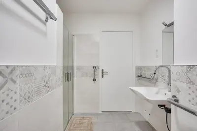 Salle de bains dans l'établissement LE BALZAC T3 centre ville proche toutes commodités