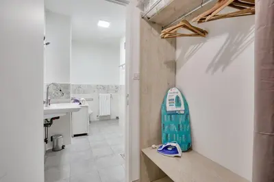 Salle de bains dans l'établissement LE BALZAC T3 centre ville proche toutes commodités