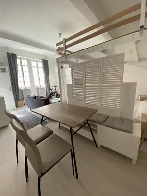 Un ou plusieurs lits dans un hébergement de l'établissement Moderne, terrasse et climatisé, Proche plage, spacieux