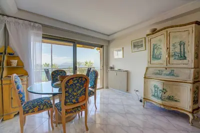 Coin salon dans l'établissement Croisette, Amazing Beach Views, 1-bed Apt