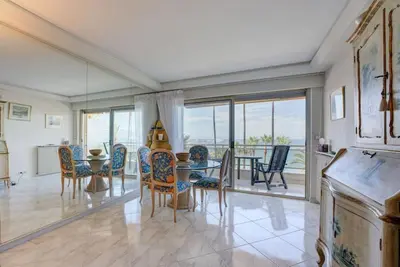 Coin salon dans l'établissement Croisette, Amazing Beach Views, 1-bed Apt