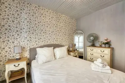 Un ou plusieurs lits dans un hébergement de l'établissement NEW 2-bed Central Cannes Apt