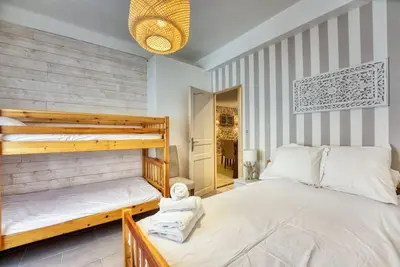 Un ou plusieurs lits dans un hébergement de l'établissement NEW 2-bed Central Cannes Apt