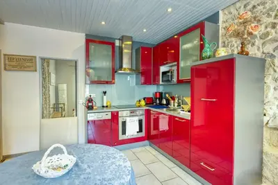 Cuisine ou kitchenette dans l'établissement NEW 2-bed Central Cannes Apt