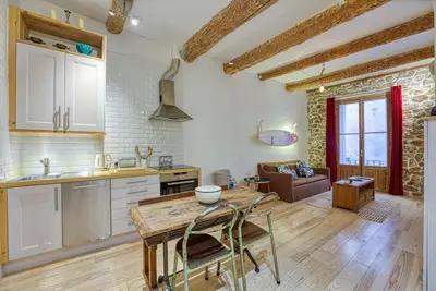Cuisine ou kitchenette dans l'établissement New - 1 Bed Apt Central Antibes