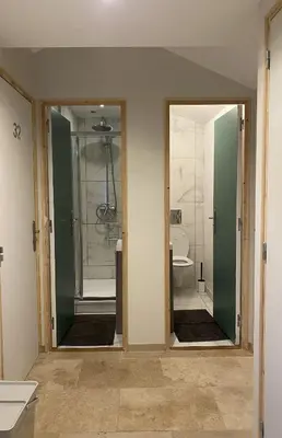 Salle de bains dans l'établissement Bohobos Hostel