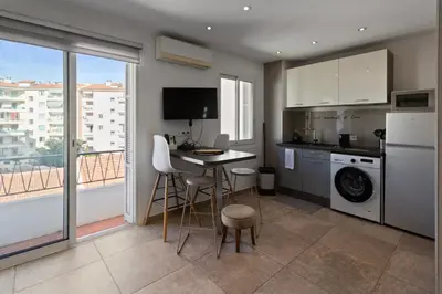 Cuisine ou kitchenette dans l'établissement L'Aristide - Hypercentre - Spacieux - Clim