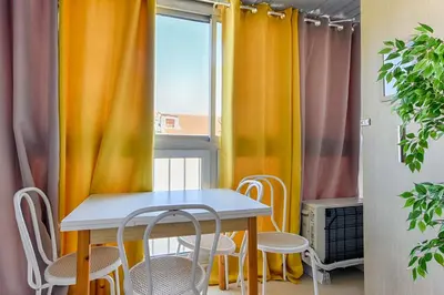 Plan de l'établissement LE FESTIF splendide studio avec loggia au Carré d'Or