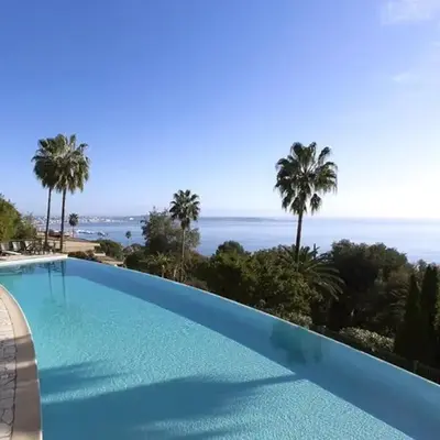 Appartement vue mer piscine à débordement