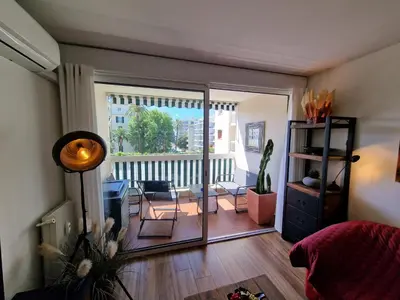Coin salon dans l'établissement magnifique studio 2 pers, plage à 120 mètres