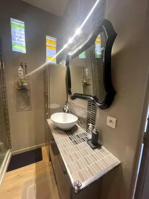 Salle de bains dans l'établissement T3 moderne et climatisé - Plages à pied - PARKING GRATUIT