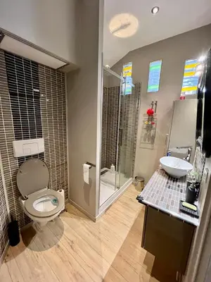 Salle de bains dans l'établissement T3 moderne et climatisé - Plages à pied - PARKING GRATUIT