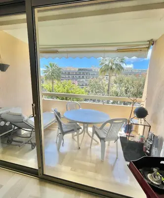 Balcon ou terrasse dans l'établissement Appartement cannes Croisette