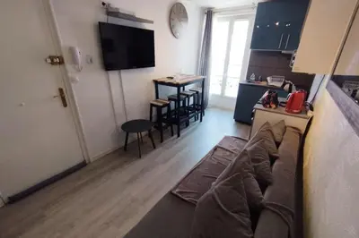 Cuisine ou kitchenette dans l'établissement WE CANNES ! Cocoon Duplex in dowtown