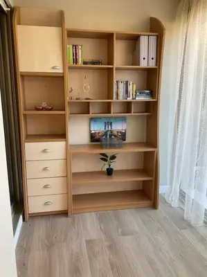 Bibliothèque dans l'appartement