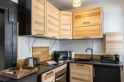 Cuisine ou kitchenette dans l'établissement 3 LEGOF - Charmant appartement 4 couchages centre Cannes