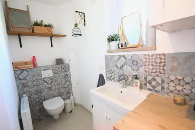 Salle de bains dans l'établissement Charming Villa with big pool and AC in Antibes