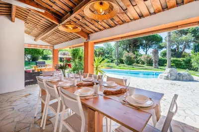 Piscine de l'établissement Dream Villa 300m2 & stunning 4000m2 private garden ou située à proximité