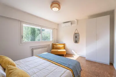 Un ou plusieurs lits dans un hébergement de l'établissement Dream Villa 300m2 & stunning 4000m2 private garden