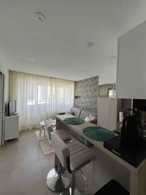 Télévision ou salle de divertissement dans l'établissement Superbe 2 pièces, tout équipé centre de Cannes.