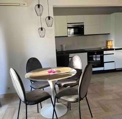 Cuisine ou kitchenette dans l'établissement 2 bedroom apartament close to the beach