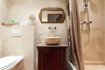 Salle de bains dans l'établissement A8 -Staywiz us - 2 BDR Duplex Remparts Heart of Old Antibes