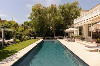 Piscine de l'établissement Luxueuse Villa 7 chambres avec piscine - Cannes ou située à proximité