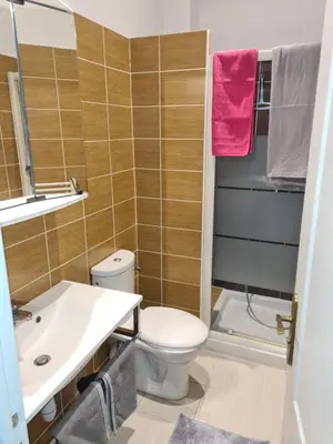 Salle de bains dans l'établissement La MASCOTTE