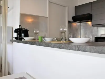 Cuisine ou kitchenette dans l'établissement Appartement 2 Pièces, 4 couchages avec terrasse et vue panoramique - FR-1-252A-112