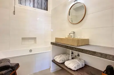 Salle de bains dans l'établissement Villa Nostrodamo Villa with panoramic sea view