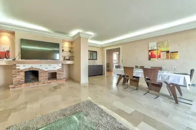 Cuisine ou kitchenette dans l'établissement La pinede Apartement equiped with air conditioning and a pool!