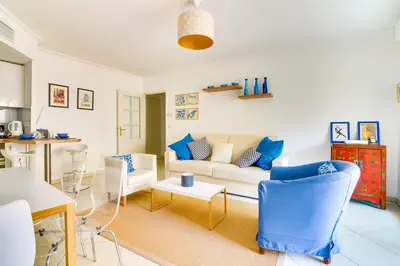 Coin salon dans l'établissement Parc RL Perfect 1 bedroom apartment next to beaches and shops
