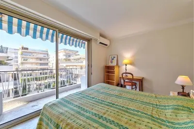 Un ou plusieurs lits dans un hébergement de l'établissement Appartement le San Francisco bright and calm 3 bedroom flat