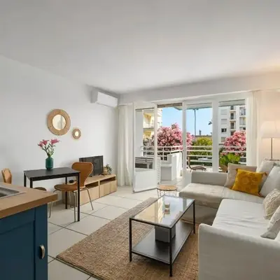 Sunlight Properties - La Plage - Juan Les Pins - 100m from the beach