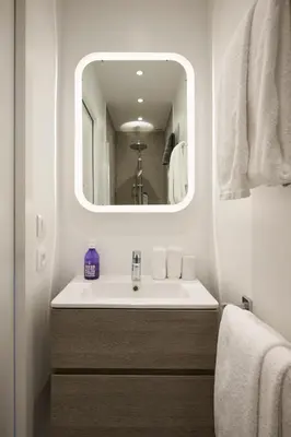 Salle de bains dans l'établissement Super Central, Spacious, Sunny Large Deck & SPA