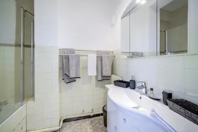 Salle de bains dans l'établissement Sublime Two bedroom apartment with Terrace