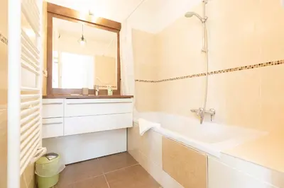 Salle de bains dans l'établissement Plaza Antibes one-bedroom apartment with AC