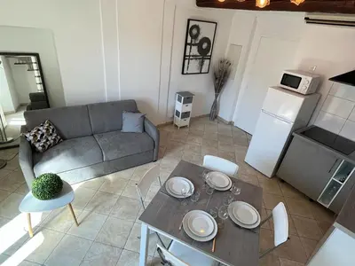Cuisine ou kitchenette dans l'établissement Duplex vieille ville