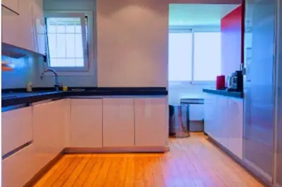 Cuisine ou kitchenette dans l'établissement Penthouse Cannes 100m2 avec 2 suites et terrasse 80m2