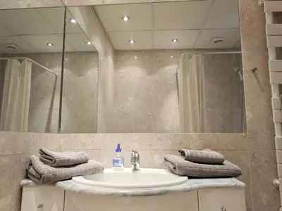 Salle de bains dans l'établissement Citilet 6 Bright, open-plan with large terrace
