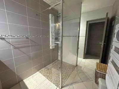Salle de bains dans l'établissement Villa French Riviera