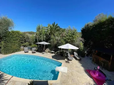 Piscine de l'établissement Villa French Riviera ou située à proximité