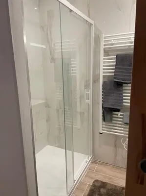 Salle de bains dans l'établissement Antibes : Beau studio en plein centre ville