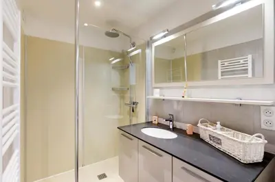 Salle de bains dans l'établissement Royal Palm YourHostHelper